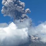 mayon erupts